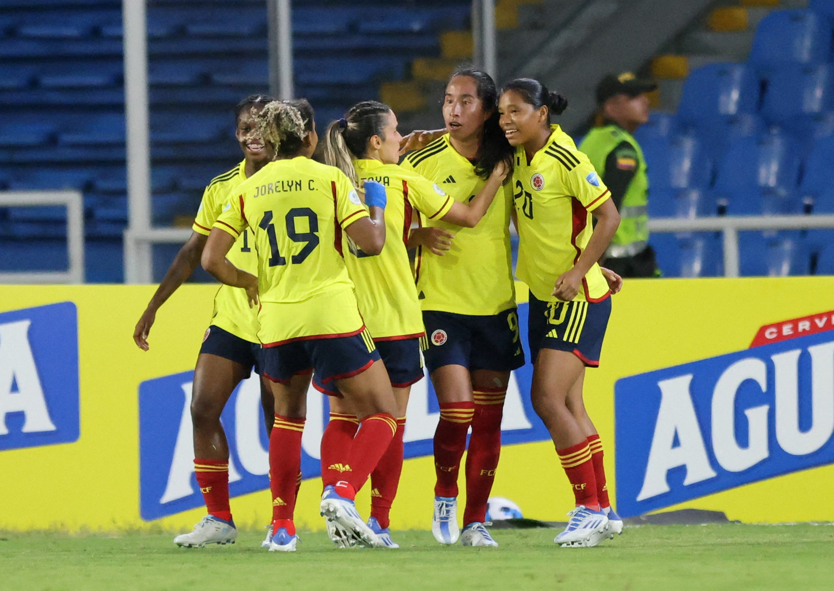 Uruguay goleó 6-1 a Perú en fútbol femenino