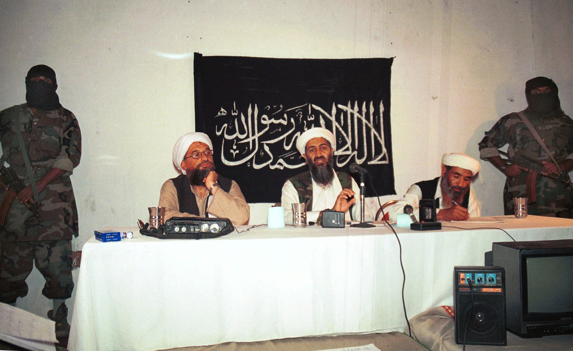 Peter Bergen, biógrafo del fallecido líder de Al Qaeda: “Osama bin Laden  cambió la historia” - La Tercera