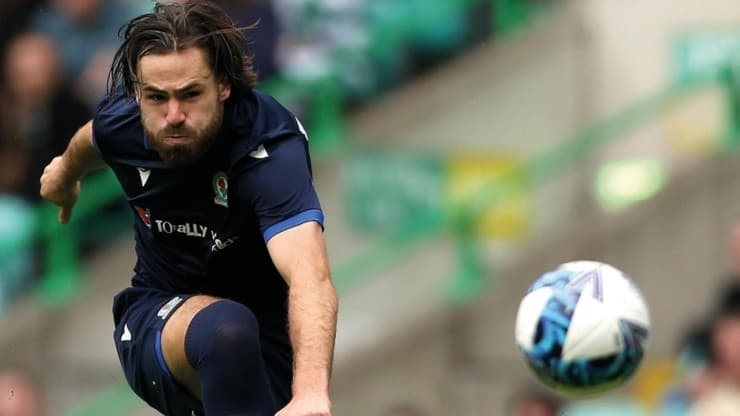 Ben Brereton en acción en el amistoso frente al Celtic. Foto: Blackburn Rovers.