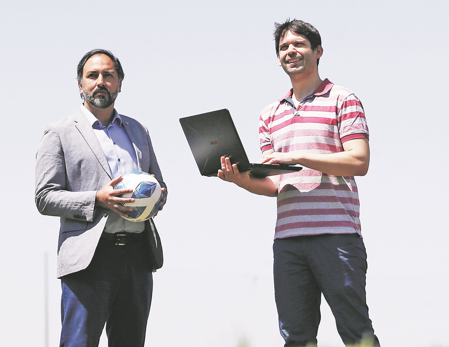 Yamal Rajab (izquierda) y Gonzalo Zamorano (derecha) en una cancha de Quilín.