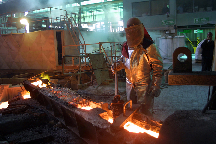 Actividad económica registró una variación nula en agosto ante caídas en minería y comercio