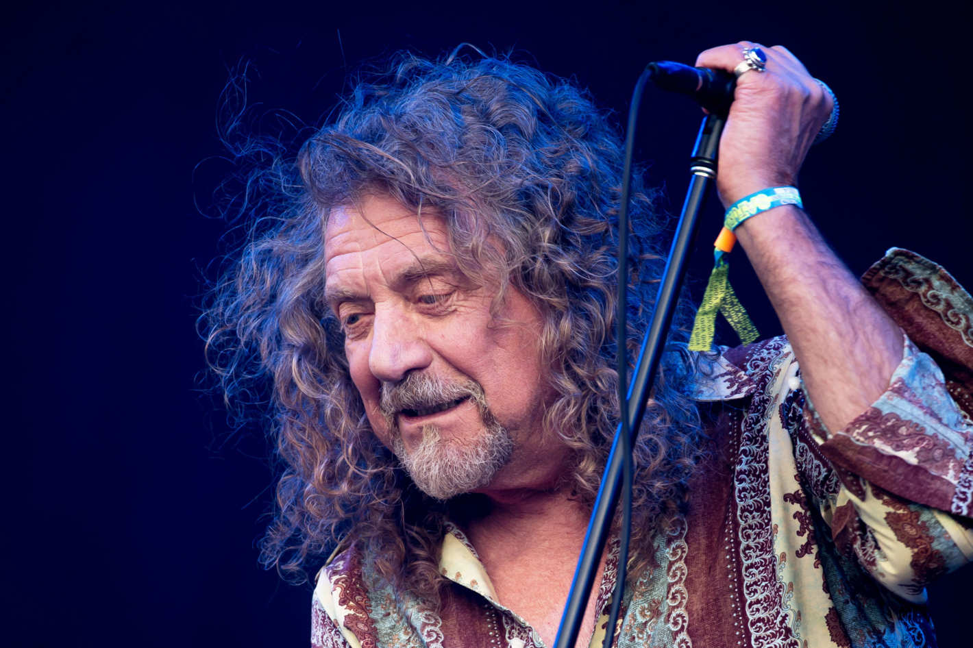 13-robert-plant-2.w710.h473.2x