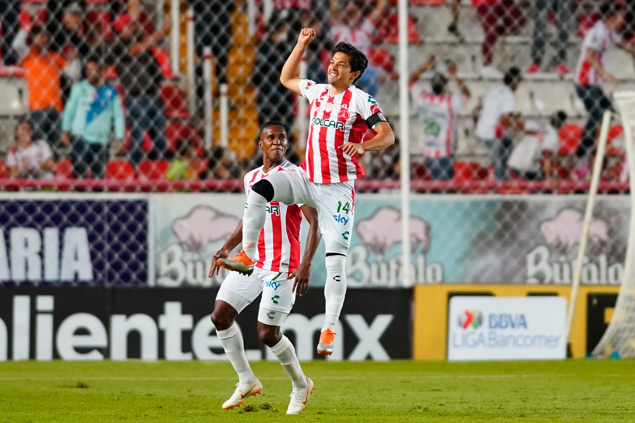 Matías Fernández, en su paso por el Necaxa.