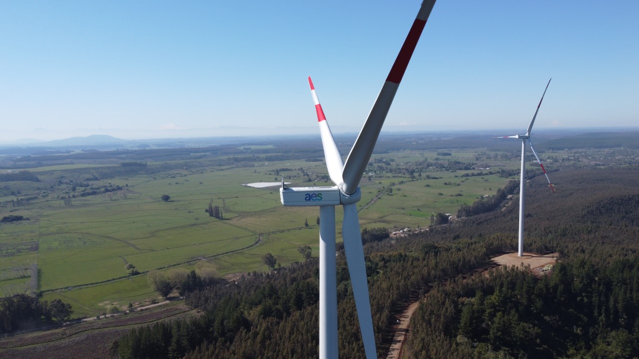 AES Chile pone en operación parque eólico Los Olmos que proveerá de energía a Google