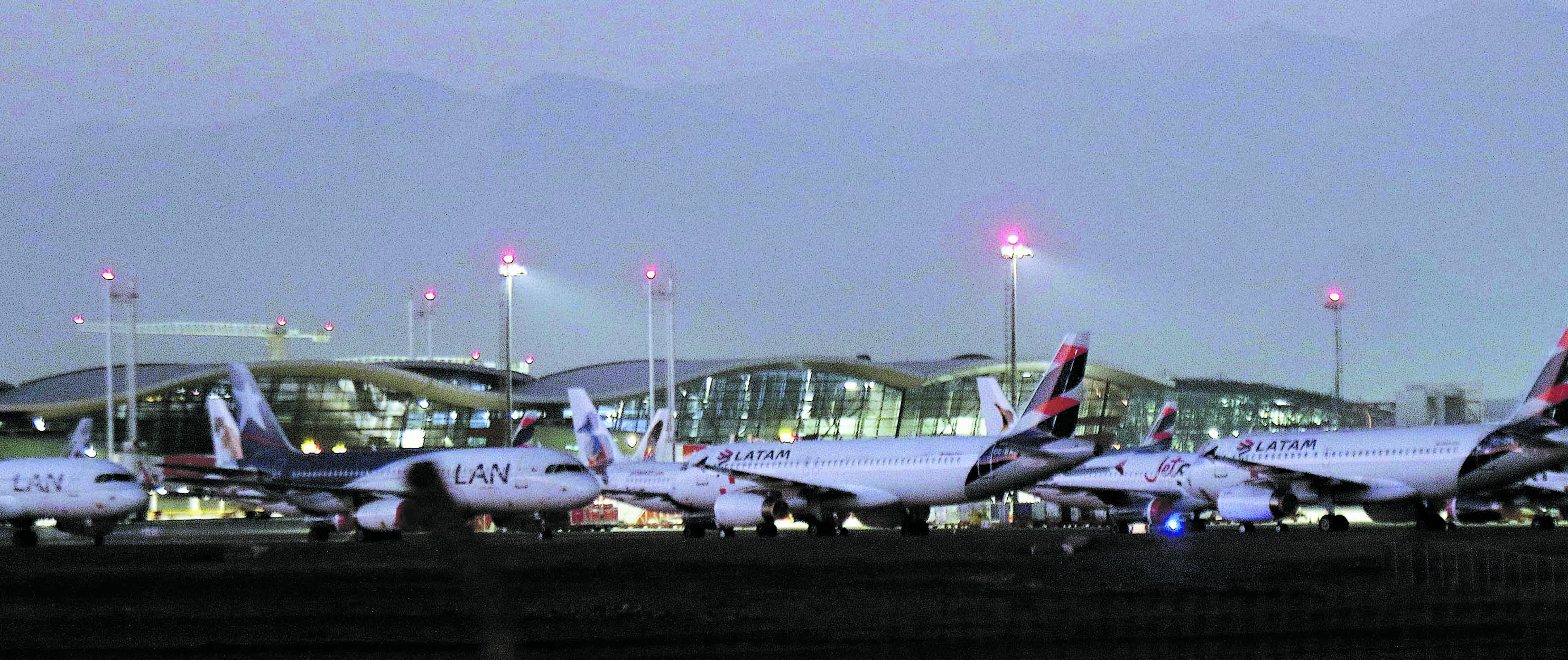 Latam Airlines suma más de US$270 millones en valor bursátil en las últimas tres sesiones mientras avanza proceso para asegurar financiamiento a la aerolínea