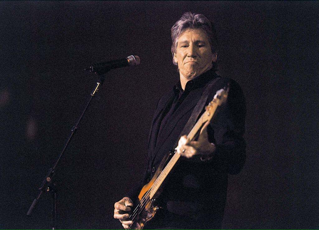 Roger Waters el año 2002 en su debut en Chile. Imagen recuperada vía Twitter (@musimerides)