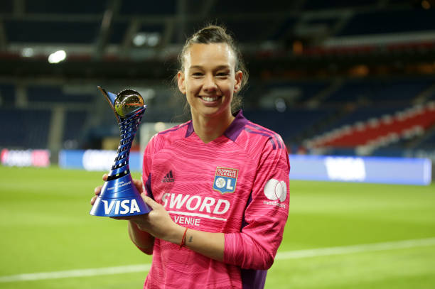 Endler recibió el premio a la MVP de la semifinal ante el PSG.