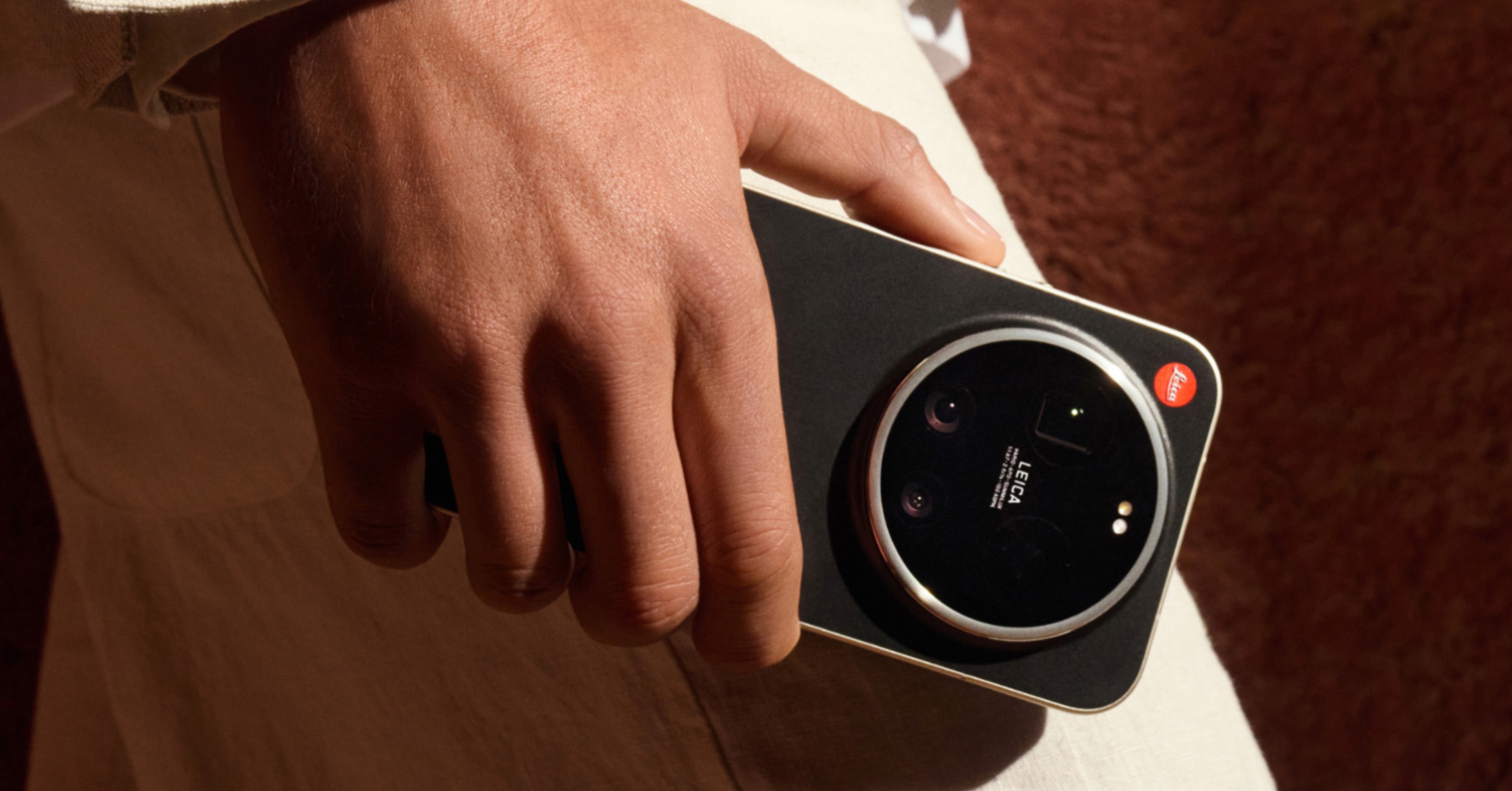 Cómo es el Leica Leitzphone powered by Xiaomi, el smartphone que