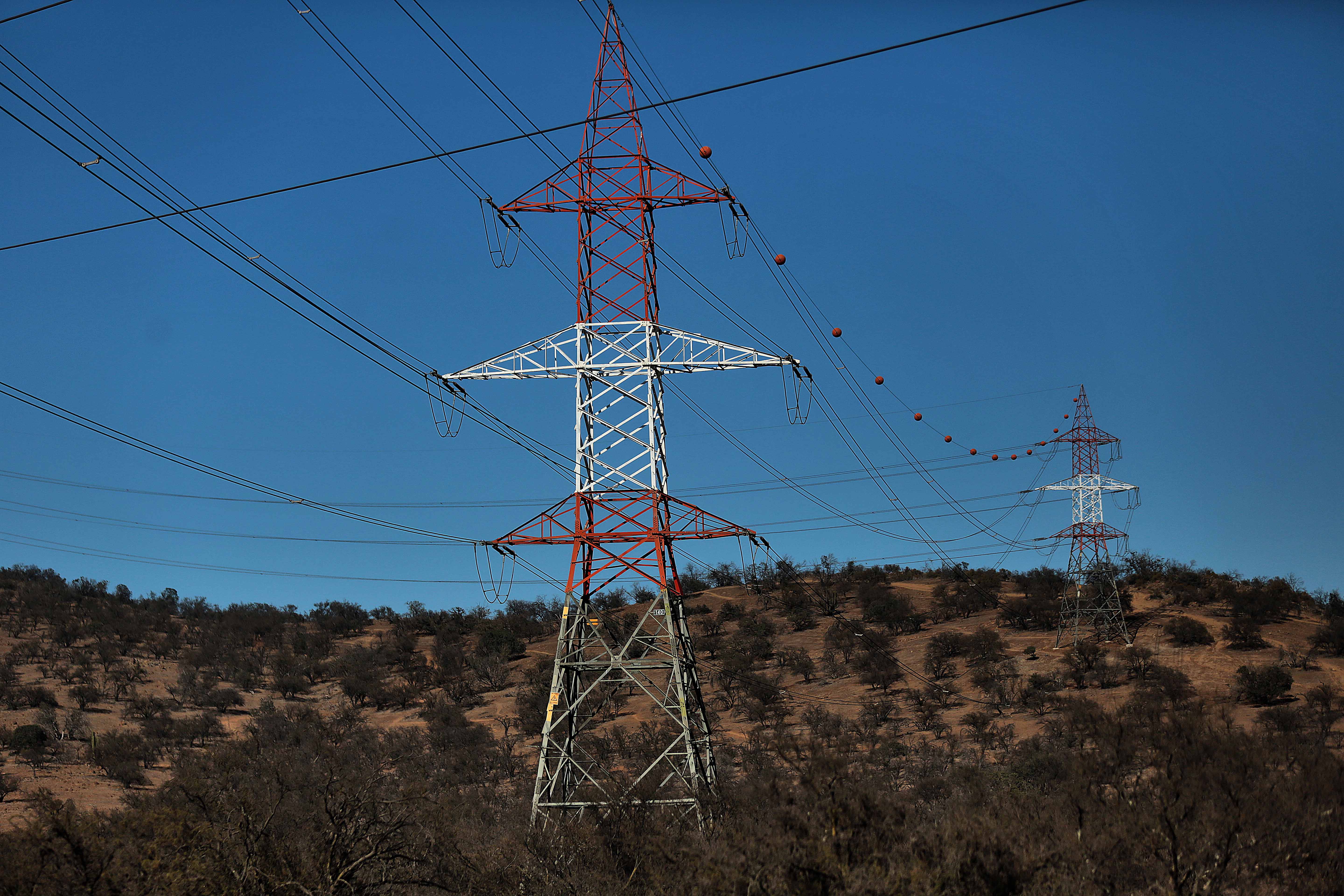 Gobierno extiende decreto preventivo de racionamiento eléctrico ante riesgo de desabastecimiento