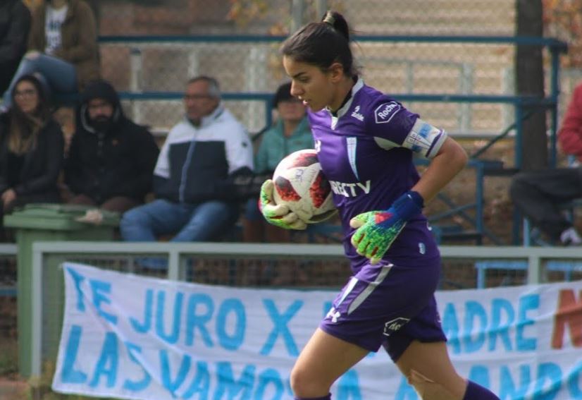 Natalia Campos carga contra la subgerenta de la rama femenina de Universidad Católica.