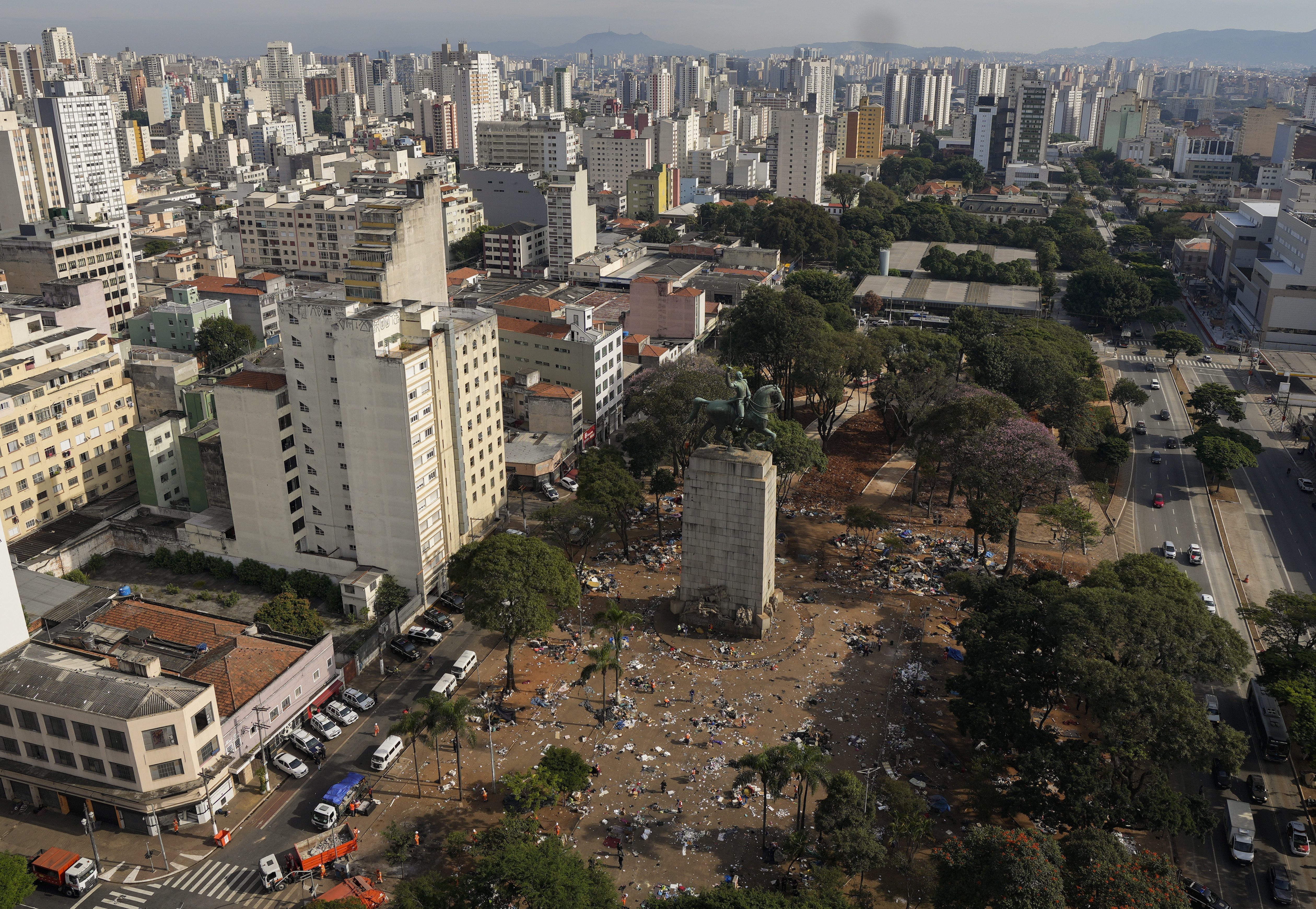 Inflación en Brasil subió más de lo previsto en abril presionada por alzas en alimentos y transporte