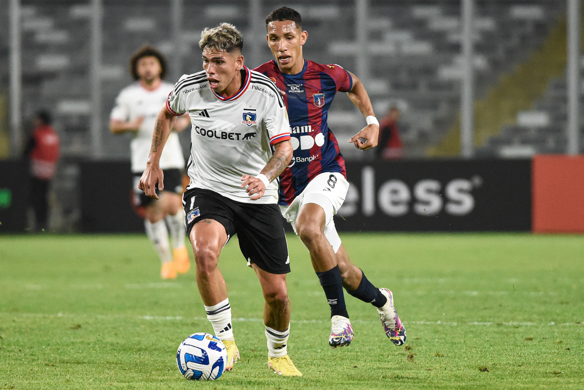 Colo-Colo on Twitter: ¡Vamos Cacique! ⚫️⚪️