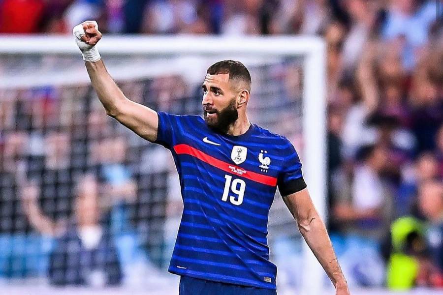 Karim Benzema anunció este lunes su retiro de la selección de Francia.