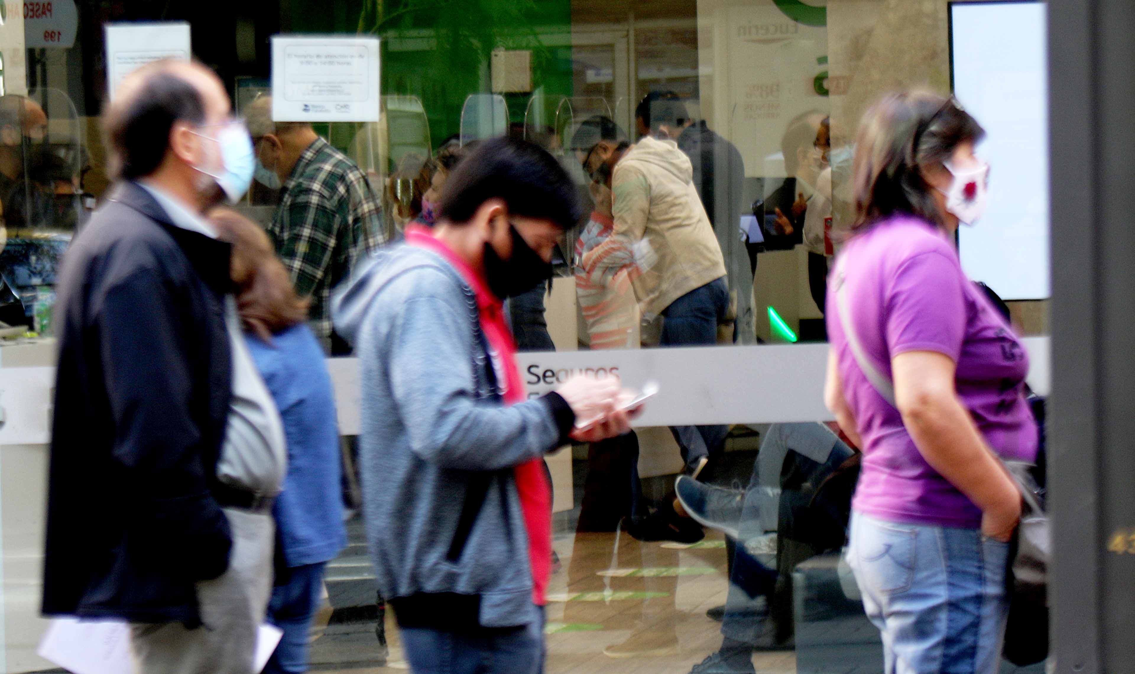 CMF prohíbe comercialización de 39 pólizas de seguros que cubren riesgos de fraudes en el uso de tarjetas y transferencias electrónicas