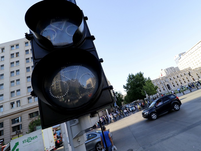 Corte de luz en Santiago provoca caos vial