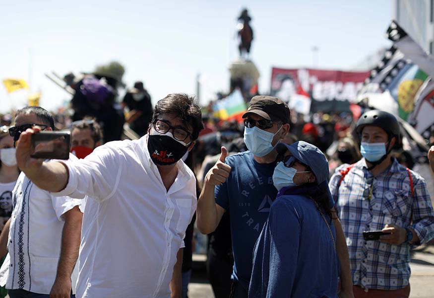 Comienza concentración en Plaza Baquedano por aniversario del estallido social