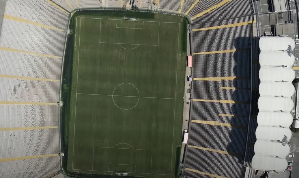 Una toma aérea de la nueva cancha del Monumental, que Colo Colo divulgó en un video