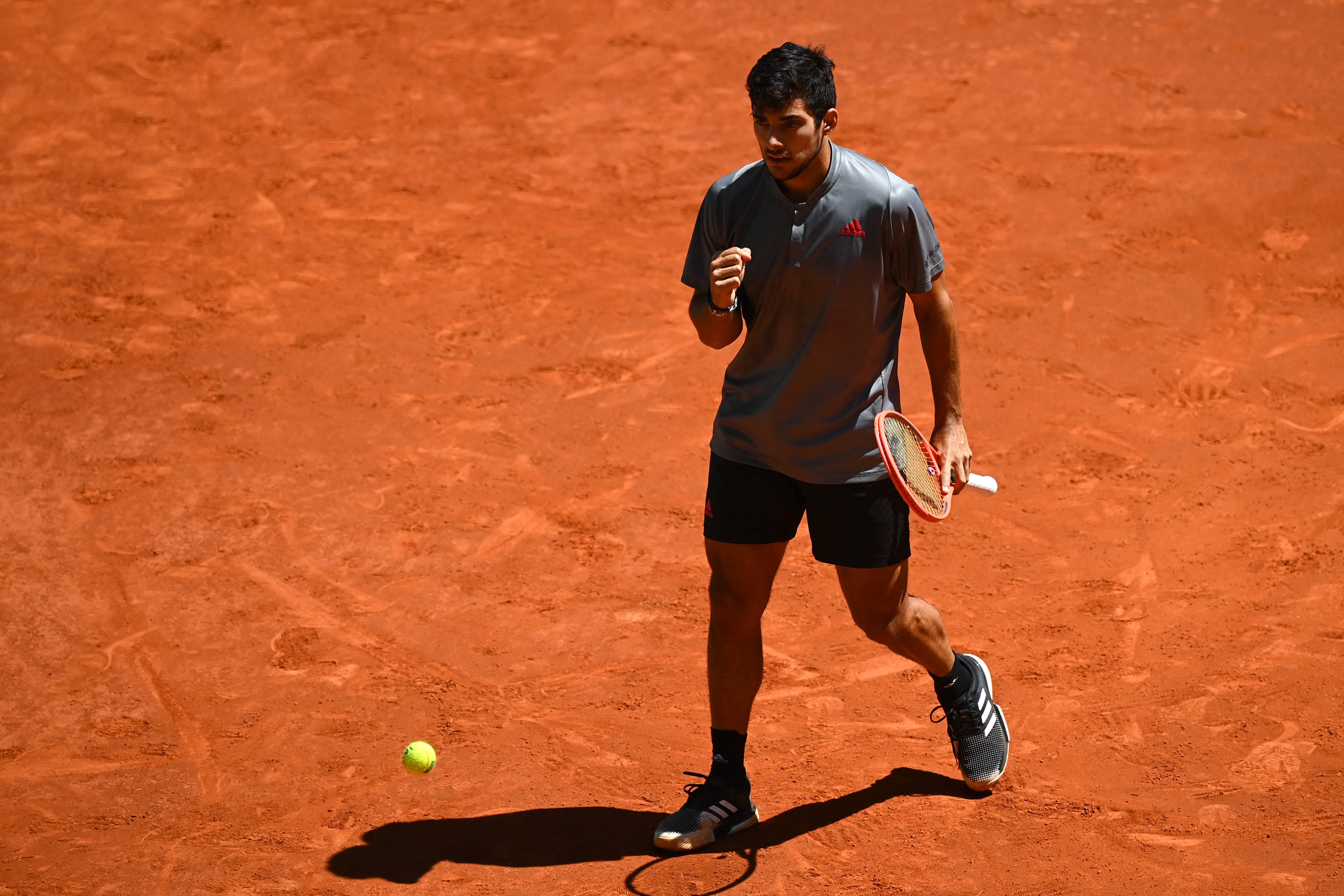 Christian Garin se impuso por 6-4, 6-7(2) y 6-1 a Daniil Medvedev en el Masters 1000 de Madrid.