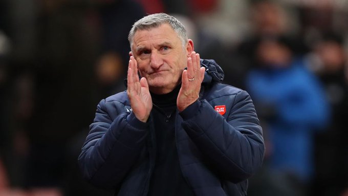 Tony Mowbray dejó de ser el técnico del Blackburn. FOTO: @ROVERS