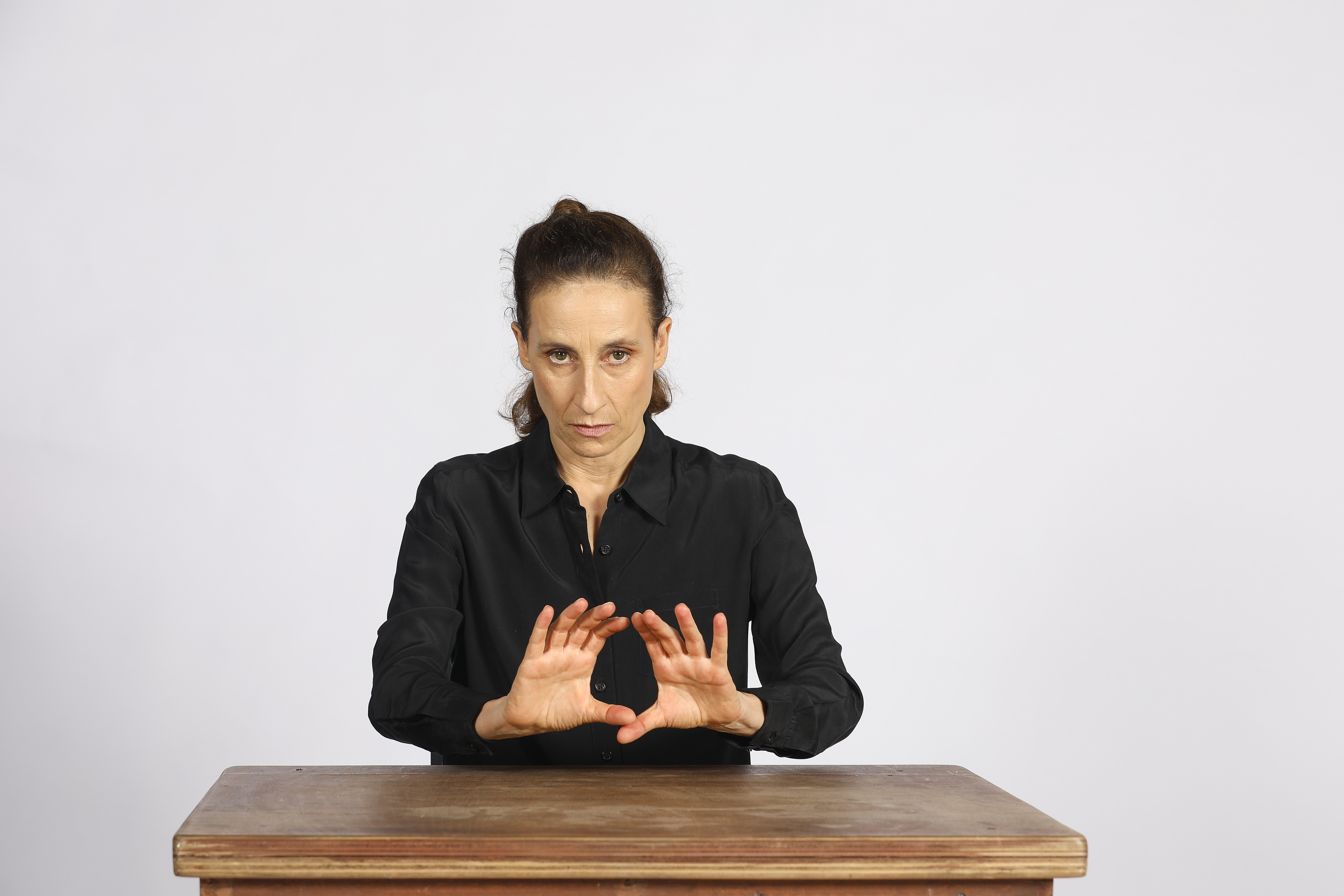 Amparo Noguera en La persona deprimida. Cortesía del Teatro Municipal de Las Condes