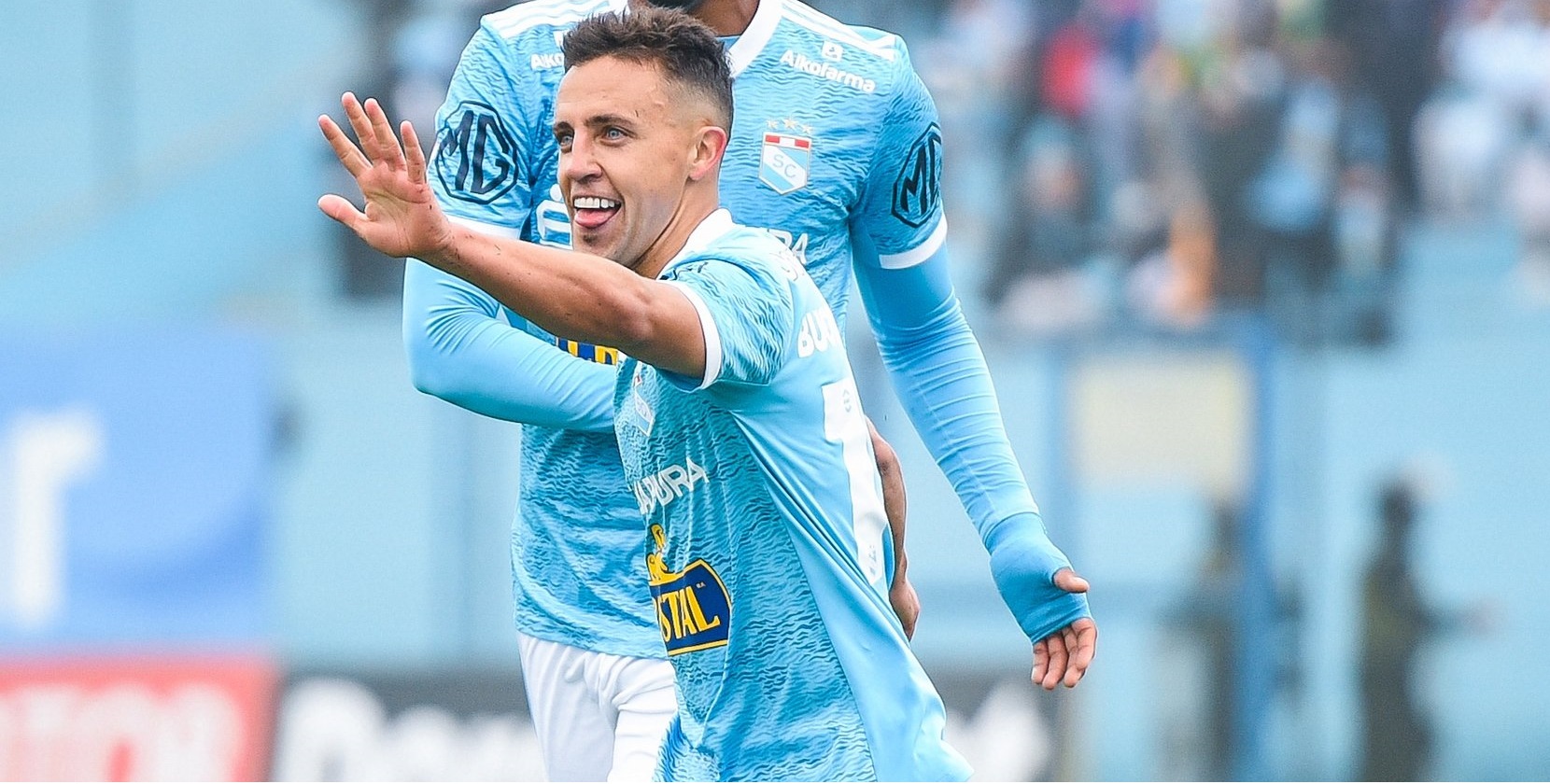 Diego Buonanotte celebra su primer gol con la camiseta de Sporting Cristal.