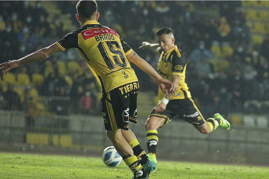 Jugadores de Coquimbo en el partido ante Deportes Melipilla. Foto: Twitter oficial Coquimbo.