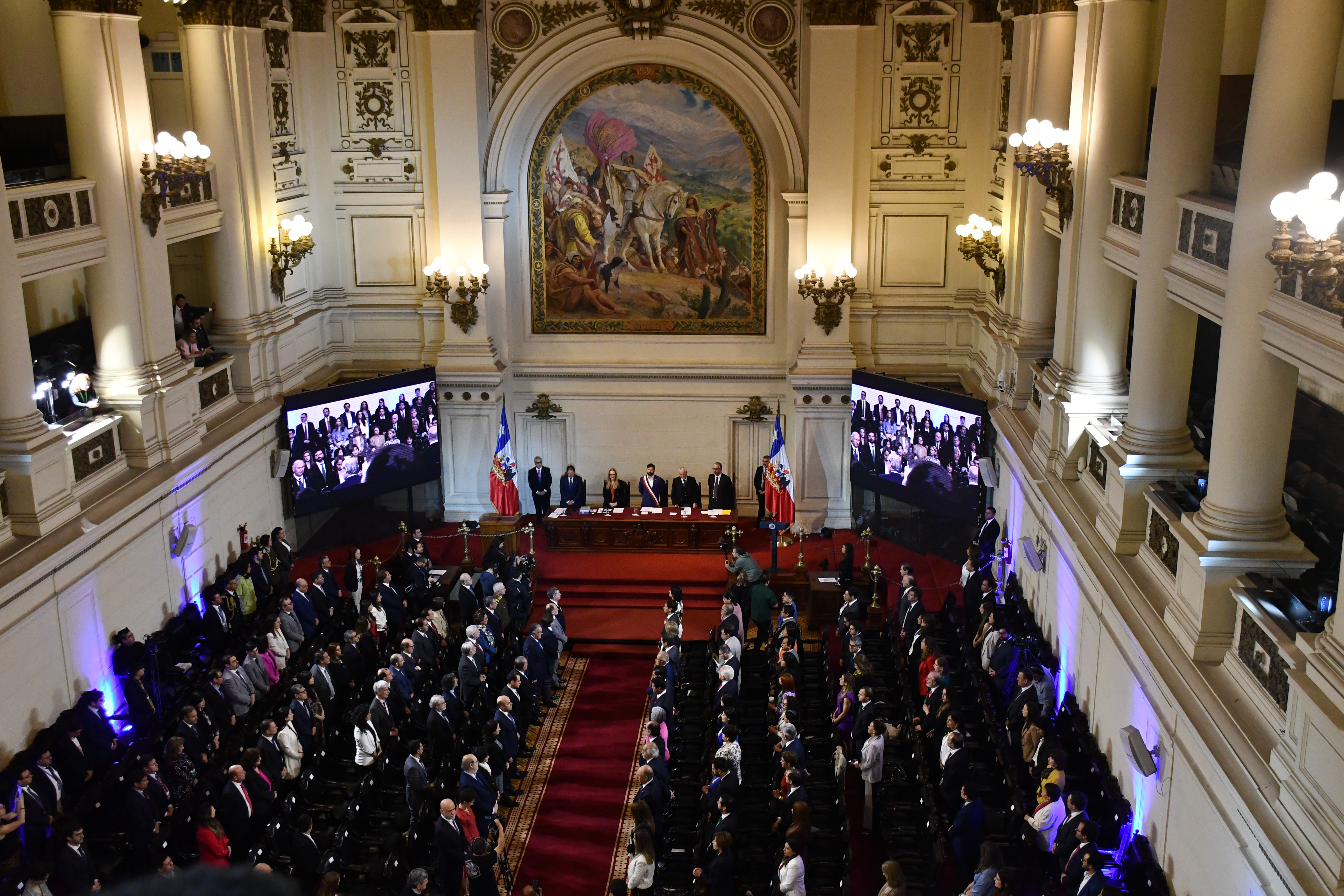 Presidente Gabriel Boric recibió la propuesta de Nueva Constitución -  Universidad de Chile