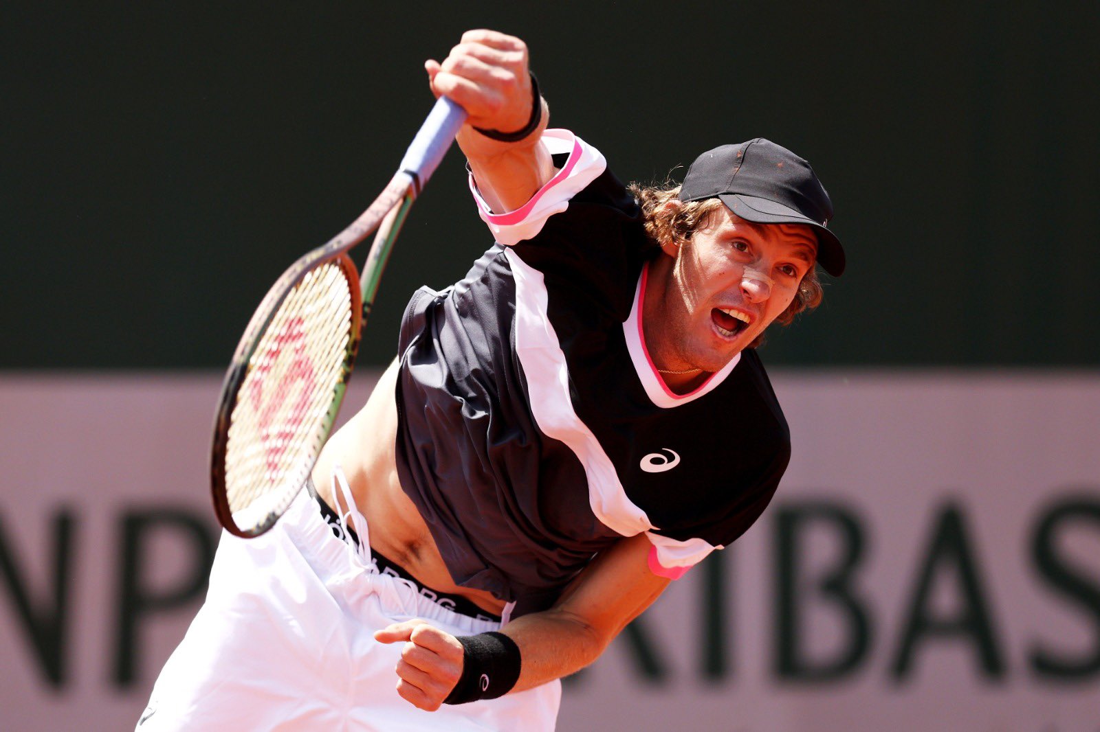 Nicolás Jarry superó a Tommy Paul en la segunda ronda de Roland Garros.