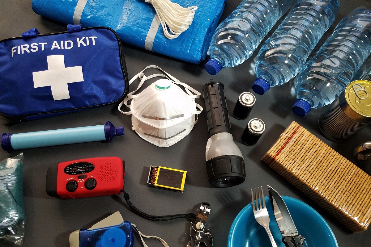 Kit de emergencia  Kit de emergencia, Kits de emergencia, Consejos de  seguridad vial