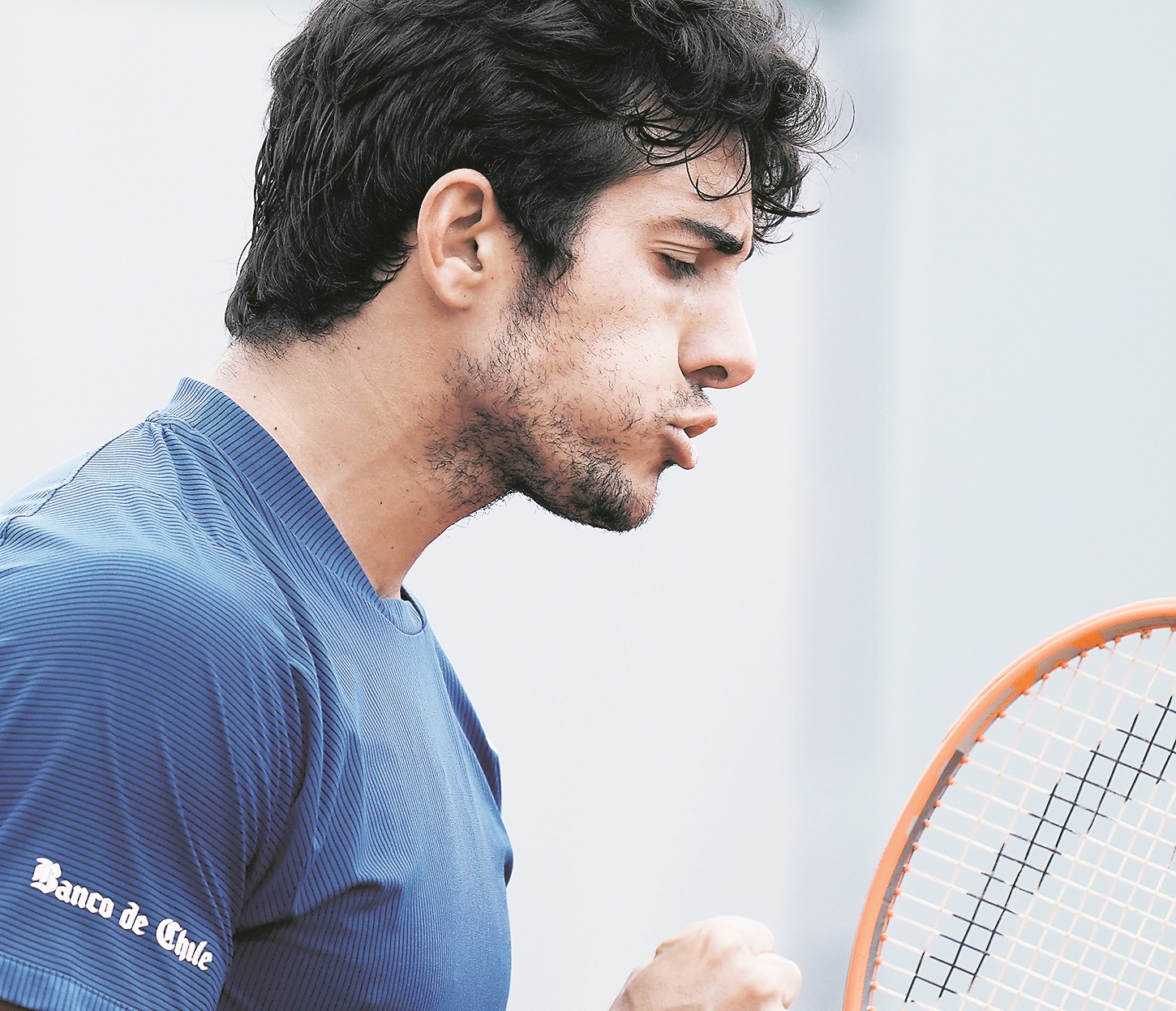 Christian Garin va por los cuartos de final de Roland Garros. FOTO: AP.