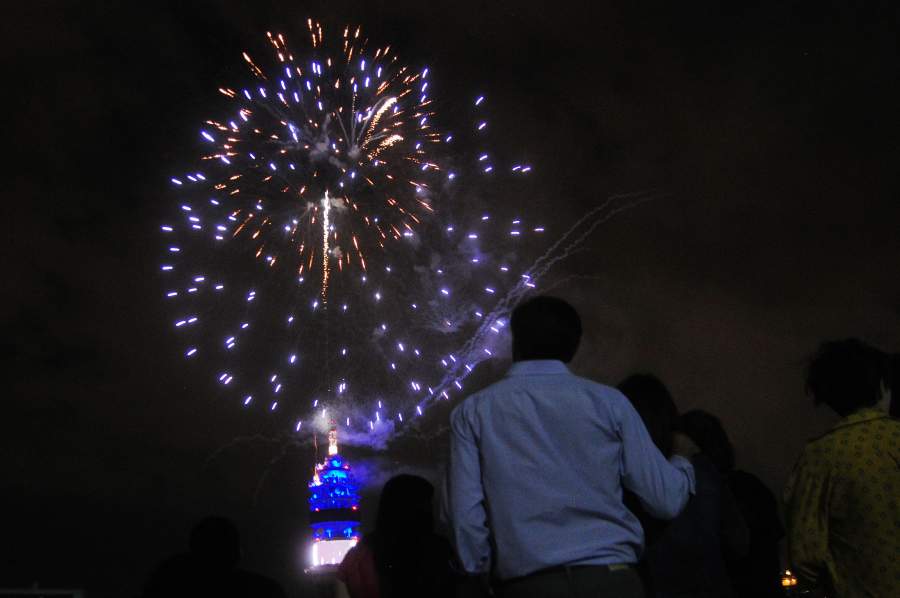 Fuegos artificiales de la Torre Entel