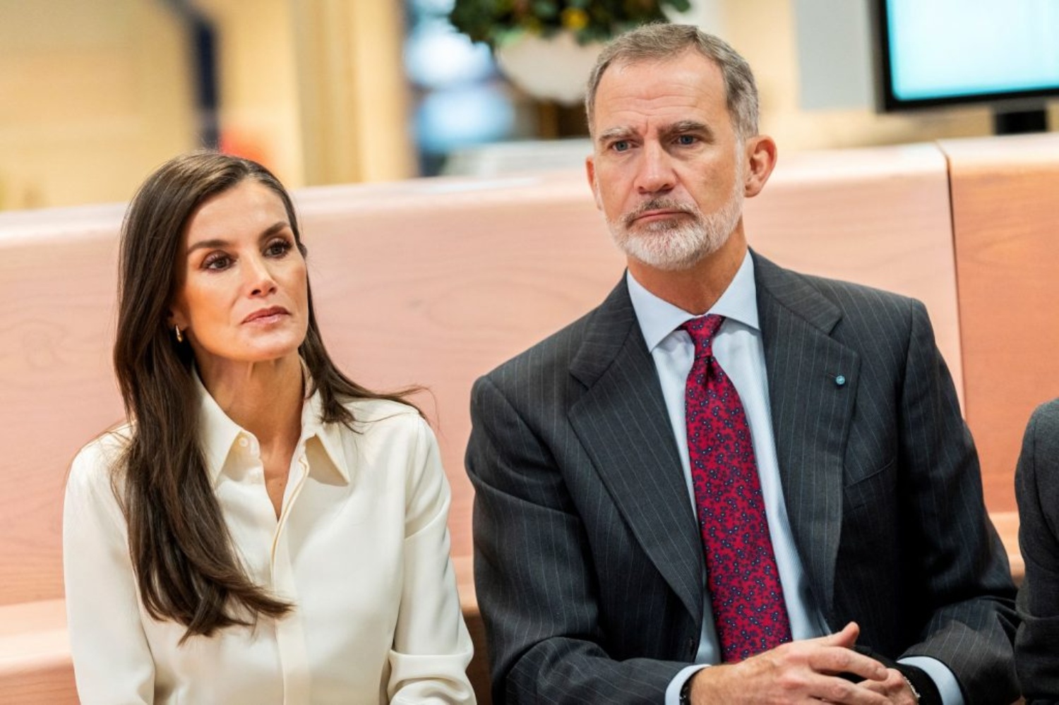 Cómo la reina Letizia le habría sido infiel al rey Felipe VI - La Tercera