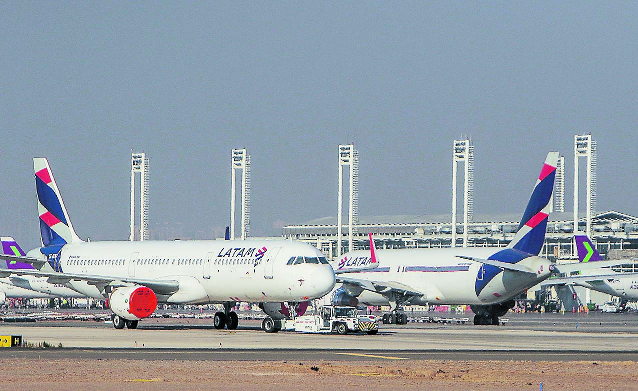 Acciones de Latam Airlines extienden su desplome