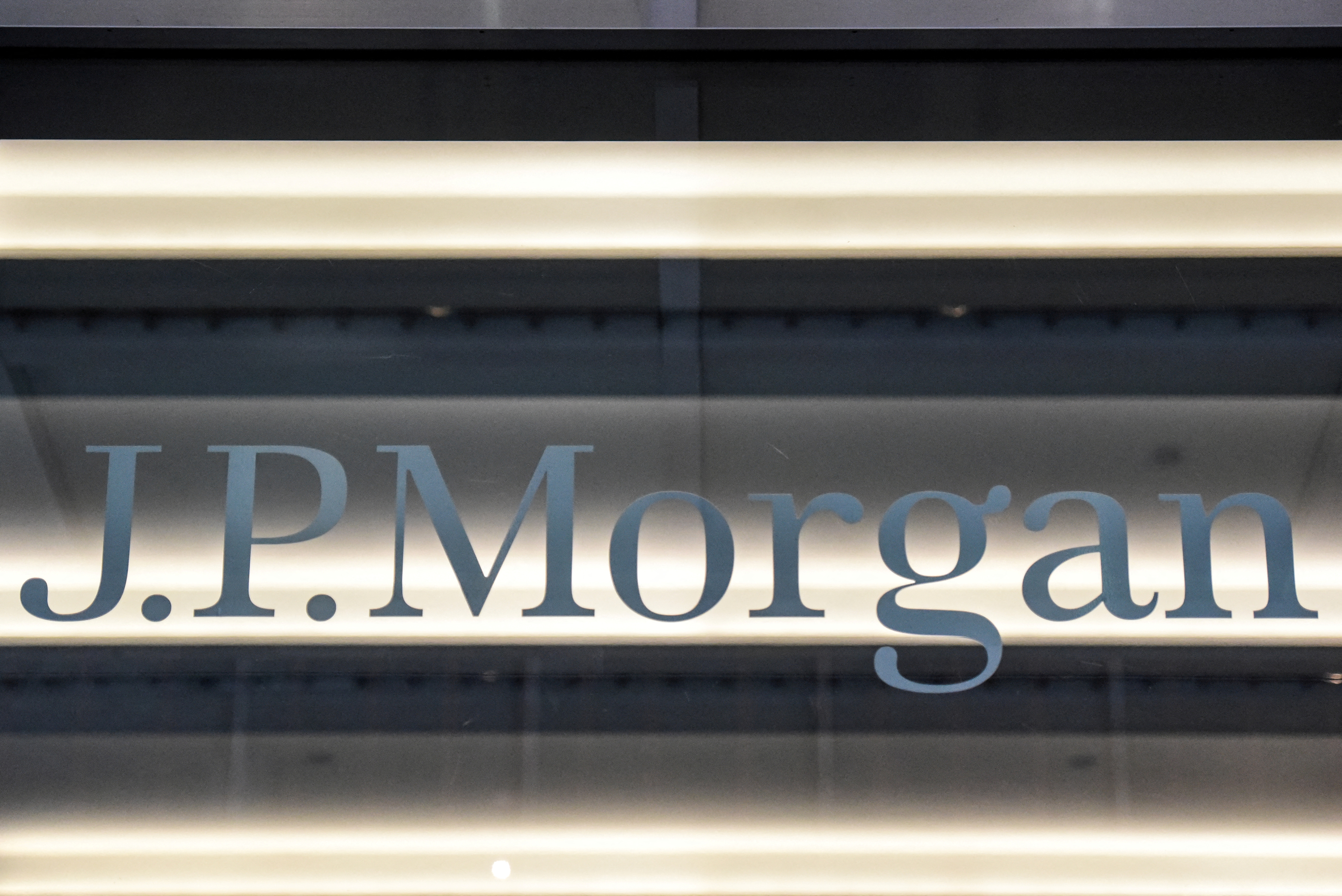 Ganancias trimestrales de JPMorgan superaron las estimaciones, pero impacto de guerra Rusia-Ucrania empañó los resultados