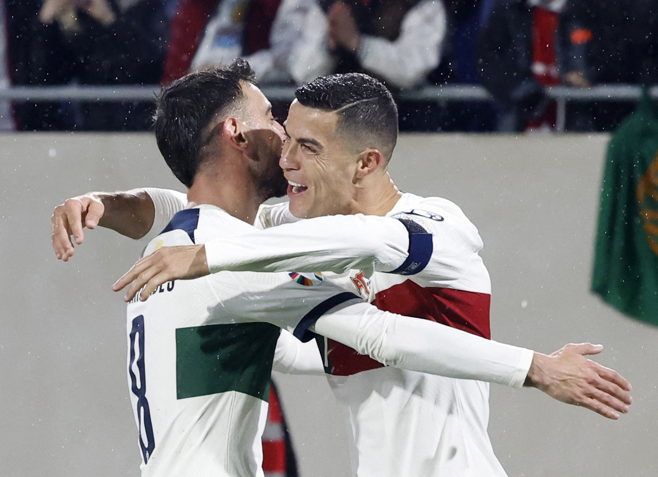 Eliminatórias Euro 2024: em seu jogo 200 por Portugal, Cristiano mantém a  Seleção a 100% - Jornal Mundo Lusíada