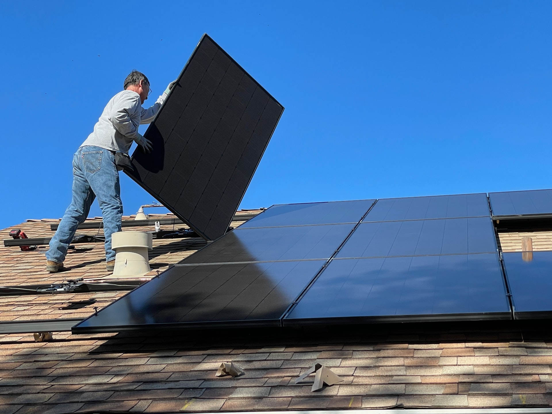 Paneles solares en casa: cómo funcionan, qué tan caro es instalarlos y  cuánto se ahorra al año en electricidad - La Tercera