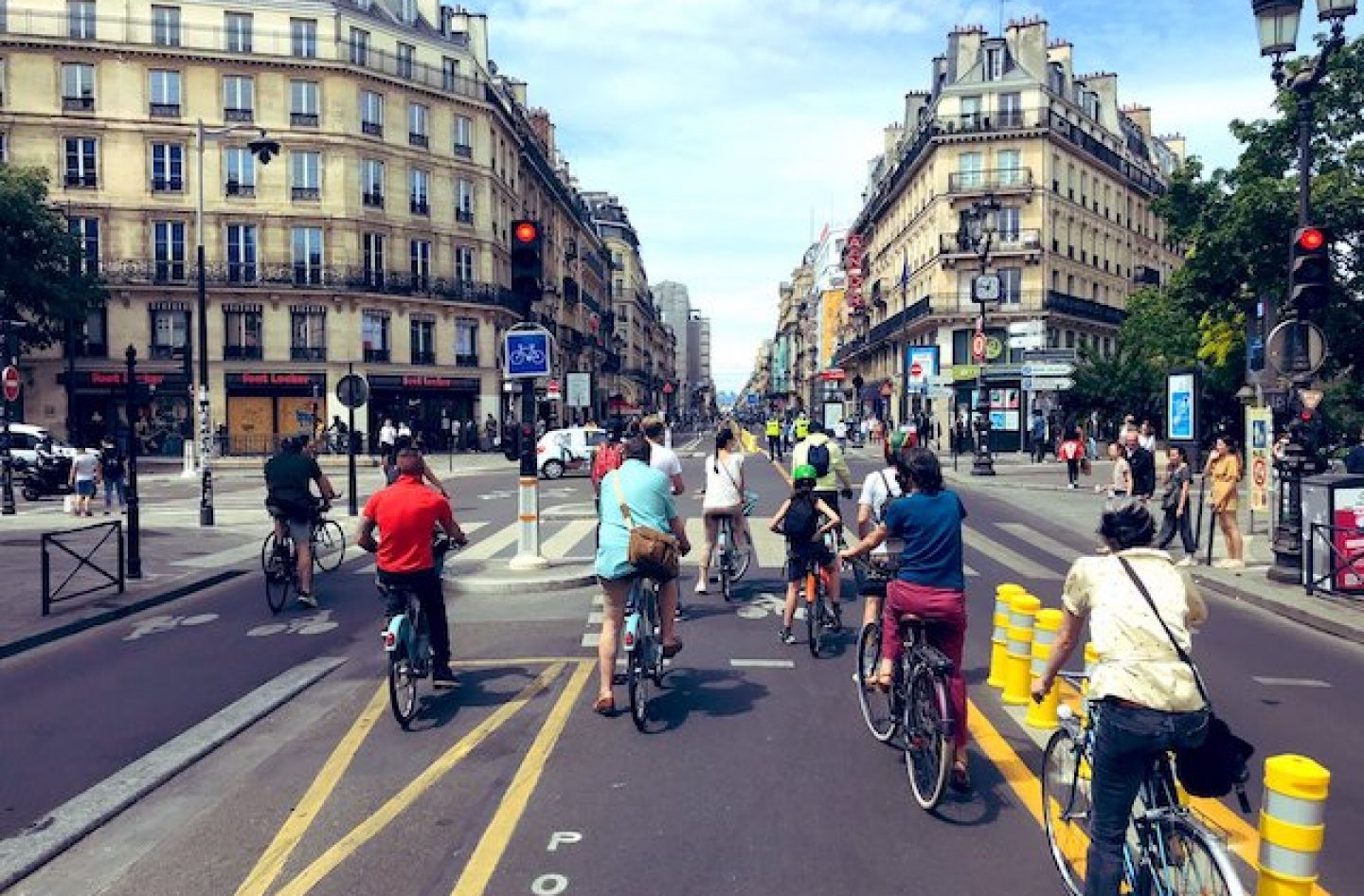 París en bici: La capital francesa se transforma en la ciudad de las  ciclovías - La Tercera