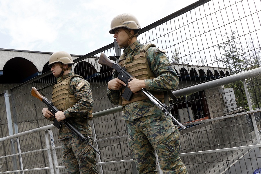 Militares resguardan metro Toesca