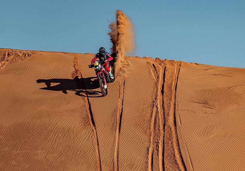 Pablo Quintanilla recortó la diferencia en la clasificación general del Dakar 2023.