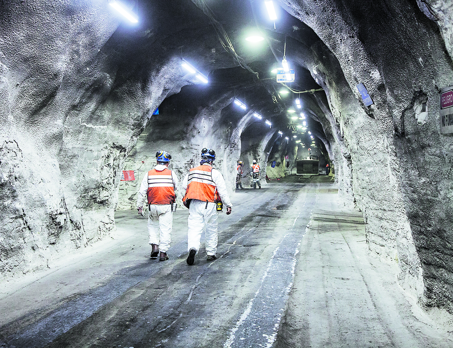 Ante aumento de casos de coronavirus en el país Codelco anuncia que disminuirá personal en faenas