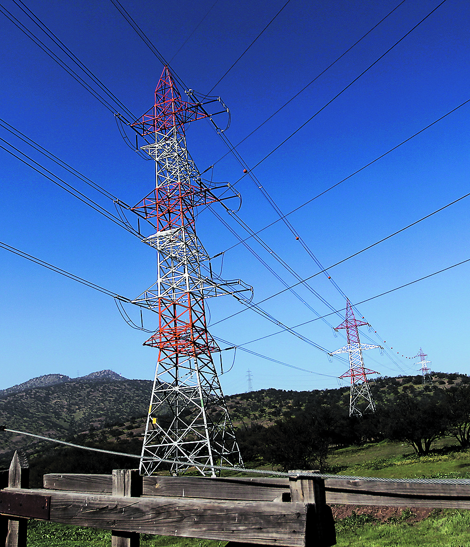 Colbún concreta la venta de su negocio de transmisión en la mayor operación del año en Chile