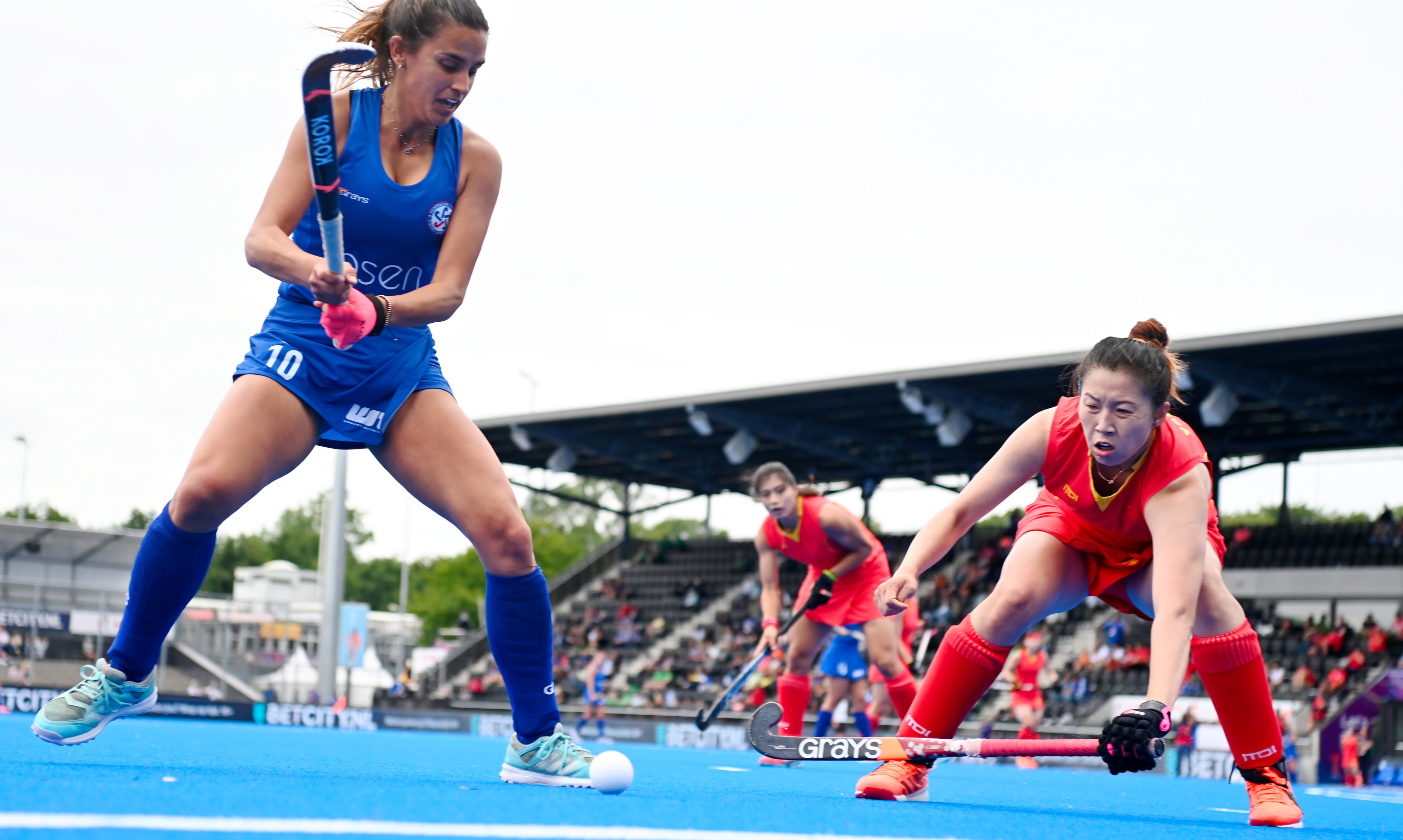 Las chilenas no pudieron ante las asiáticas. FOTO: @chile_hockey / Twitter.