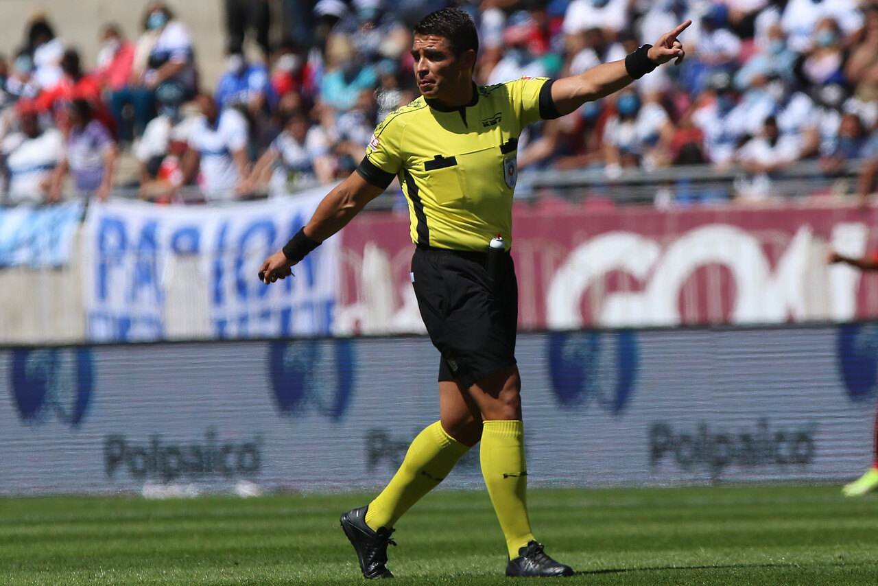 José Cabero dirigirá el Católica - Colo Colo del domingo. FOTO: AGENCIAUNO