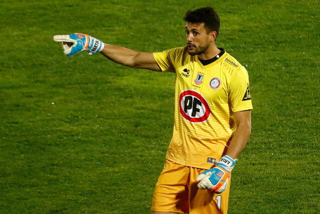 Arias durante el partido de La Calera frente a Wanderers.