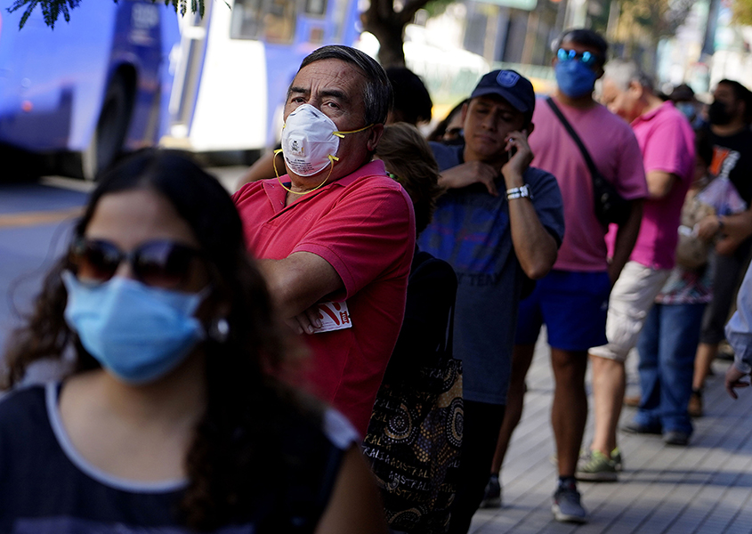 Filas para cancelar el permiso de circulación