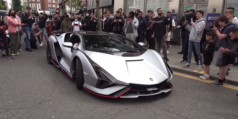 El Lamborghini Sián deja la grande en las calles de Londres - La Tercera