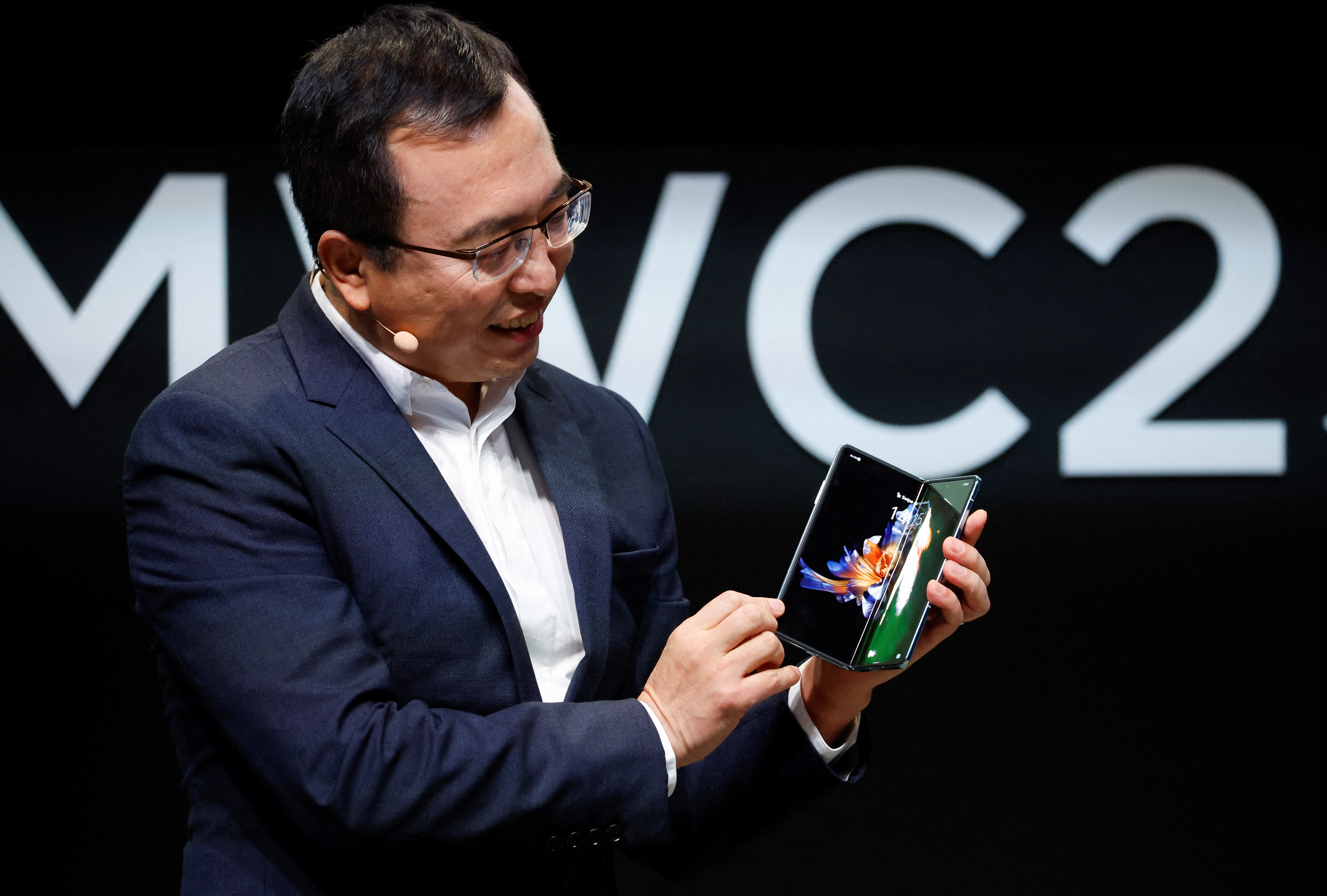 El CEO de Xiaomi explica por qué el Xiaomi 13 Pro tiene una pantalla curva