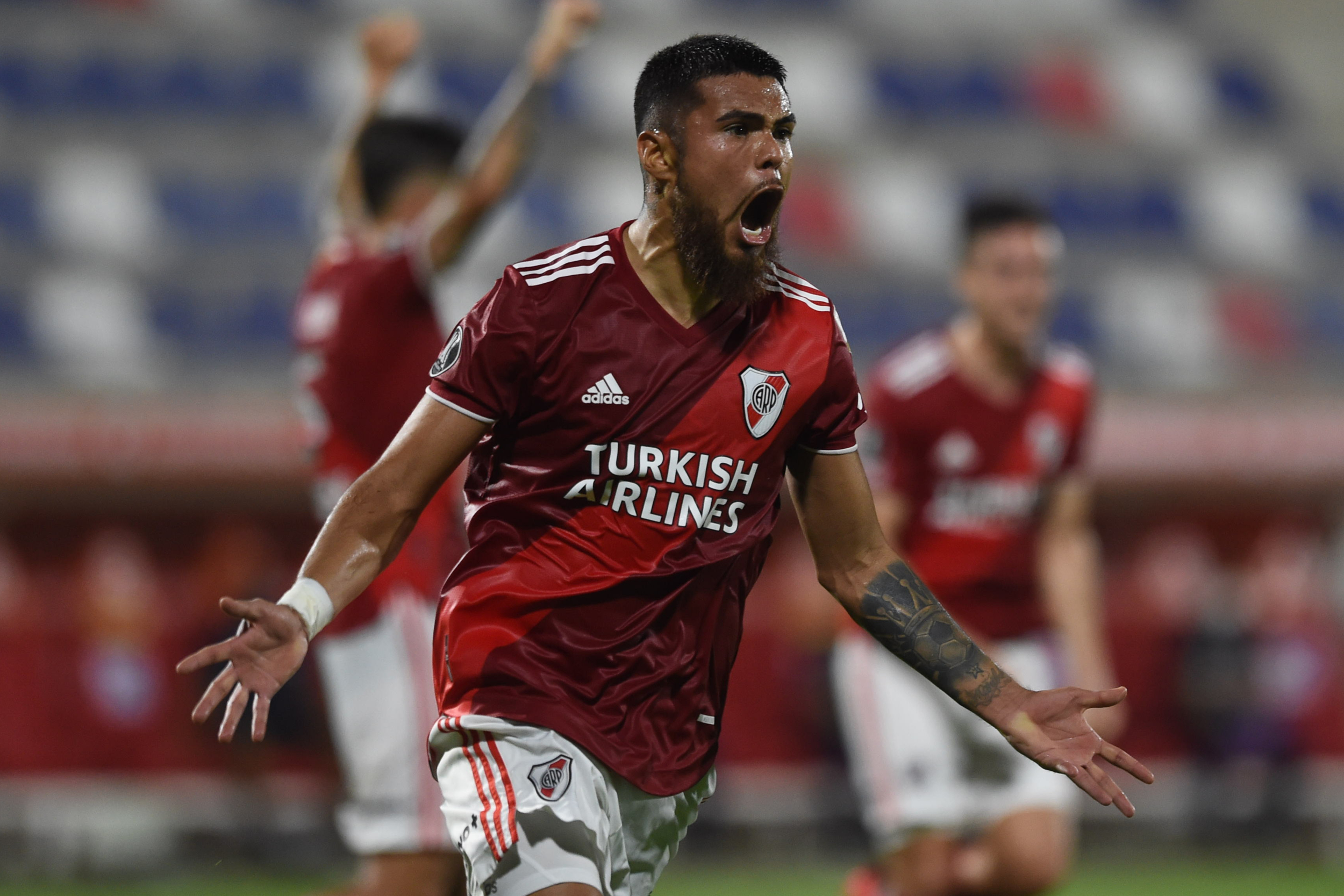 Paulo Díaz celebra tras marcar el 1-1 de River Plate ante Junior, en la Copa Libertadores. FOTO: @RiverPlate / Twitter.