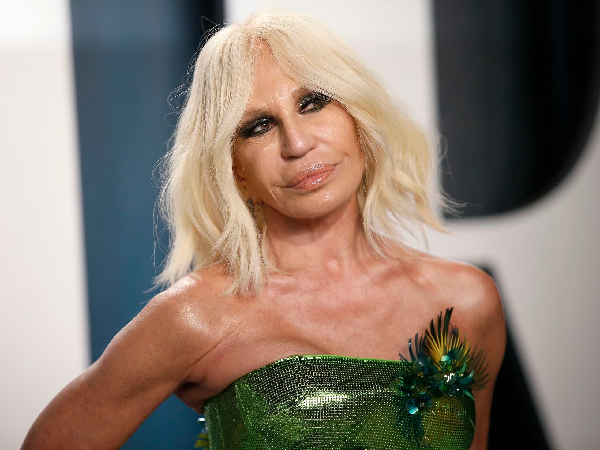 Plásticas – Jocelyn Wilderstein e Donatella Versace – MONDO MODA