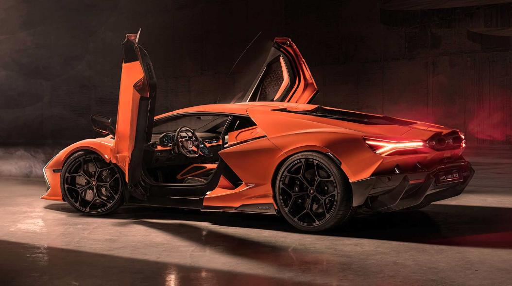 Lamborghini Revuelto: así es el primer híbrido enchufable de la marca - La  Tercera